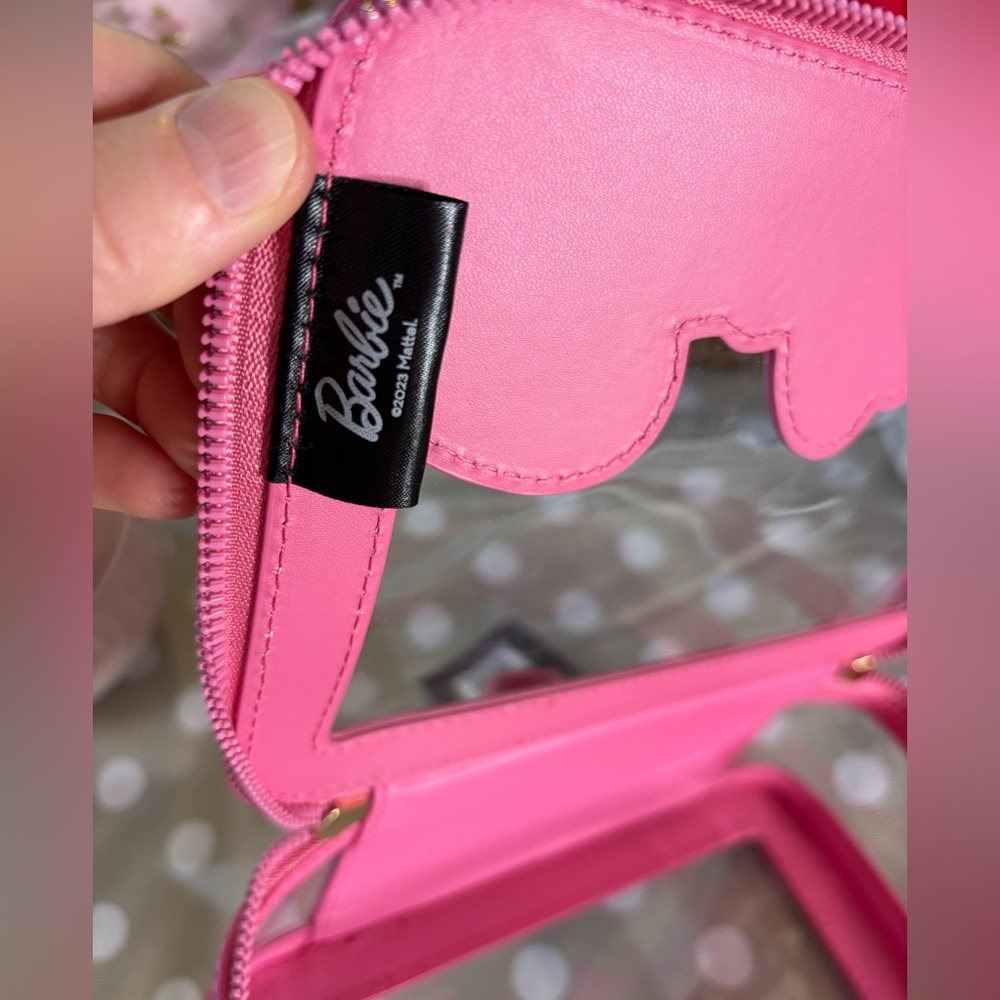 Impressions x Barbie makeup bag pink - Picture 4 of 11